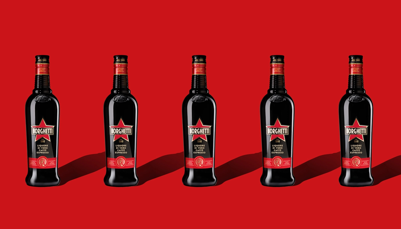 Bottiglie di liquore di caffè Borghetti